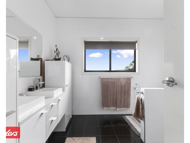 14 Tower Hill Court, Kalimna VIC 3909