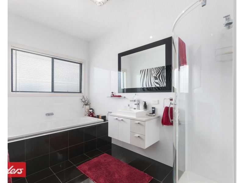 14 Tower Hill Court, Kalimna VIC 3909