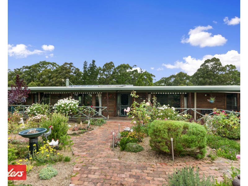 25 Mitchelson Court, Lakes Entrance VIC 3909