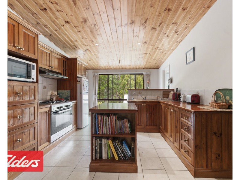 25 Mitchelson Court, Lakes Entrance VIC 3909