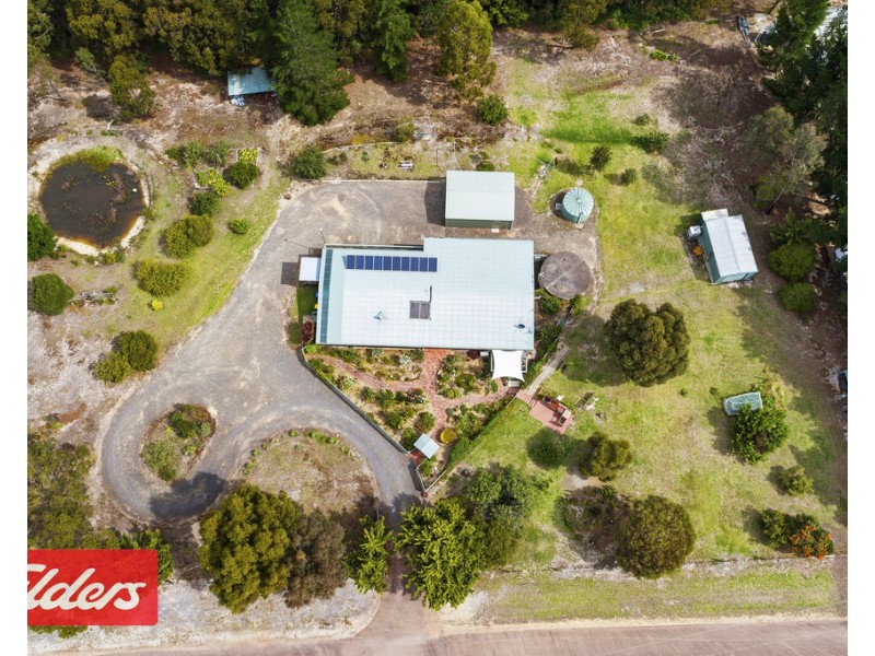 25 Mitchelson Court, Lakes Entrance VIC 3909