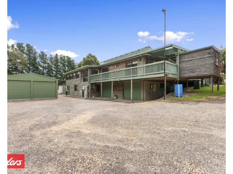 25 Mitchelson Court, Lakes Entrance VIC 3909