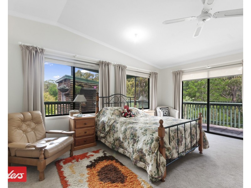 25 Mitchelson Court, Lakes Entrance VIC 3909