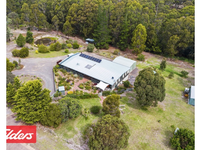 25 Mitchelson Court, Lakes Entrance VIC 3909