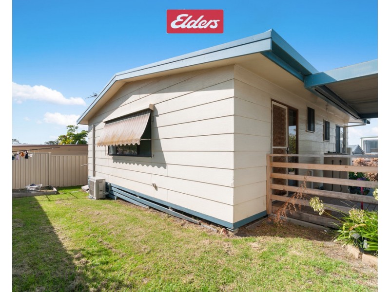 1 and 2/70 Palmers Road, Lakes Entrance VIC 3909