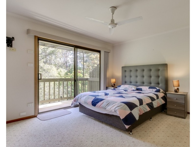 87 Seaview Parade, Kalimna VIC 3909