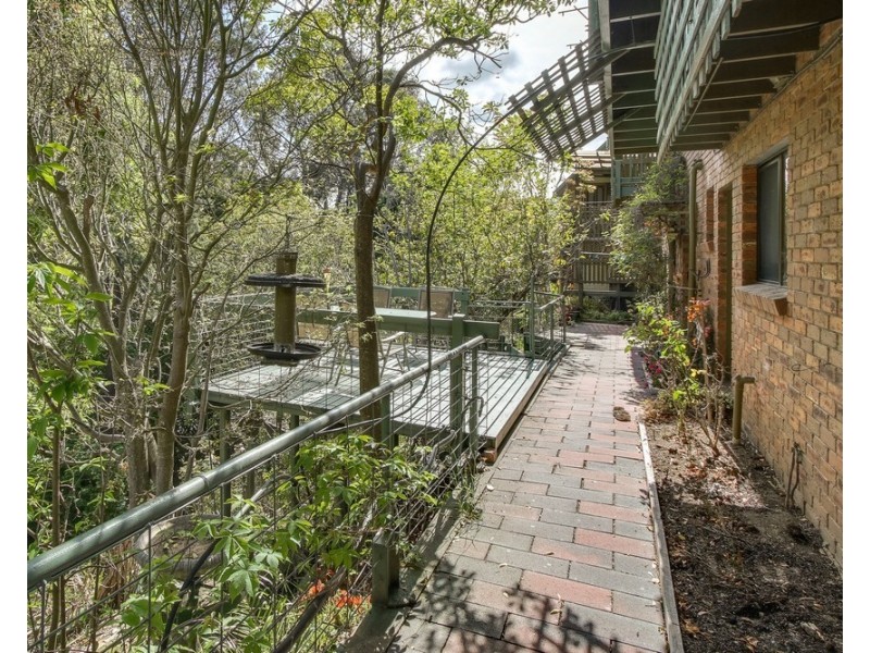 87 Seaview Parade, Kalimna VIC 3909