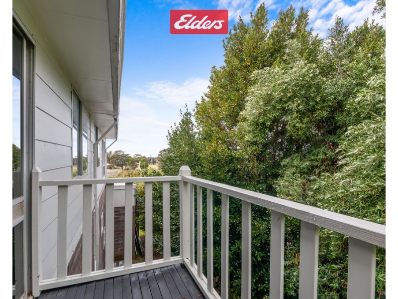 10 Dargo Street, Lakes Entrance VIC 3909