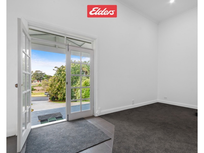 10 Dargo Street, Lakes Entrance VIC 3909