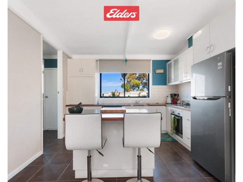 10 Golf Links Road, Lakes Entrance VIC 3909