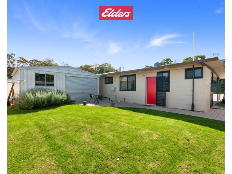 10 Golf Links Road, Lakes Entrance VIC 3909