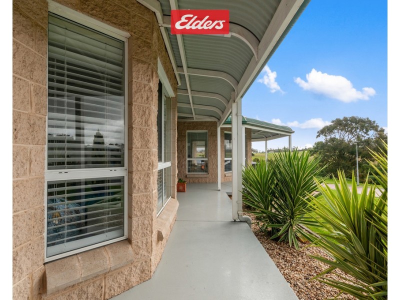 90 Stirling Drive, Lakes Entrance VIC 3909