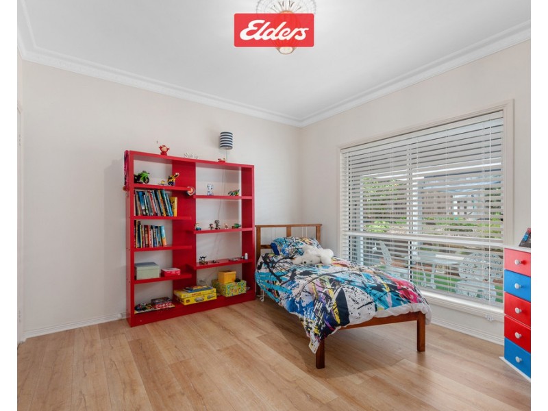 90 Stirling Drive, Lakes Entrance VIC 3909