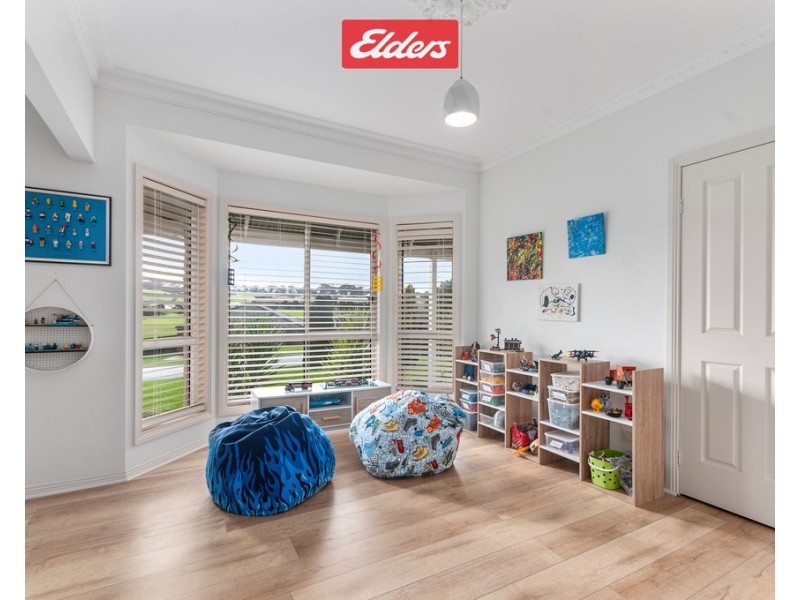 90 Stirling Drive, Lakes Entrance VIC 3909