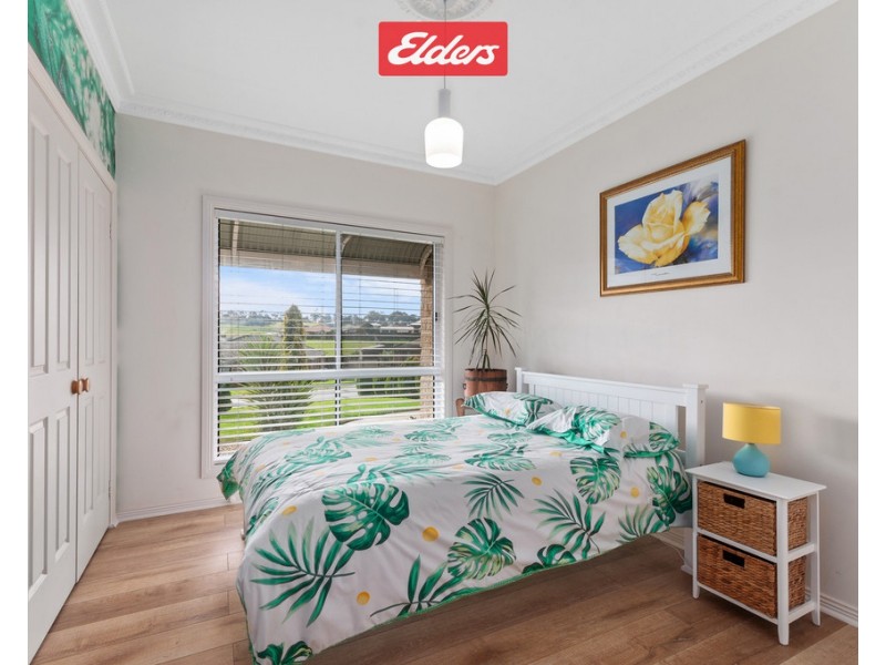 90 Stirling Drive, Lakes Entrance VIC 3909