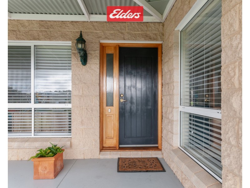 90 Stirling Drive, Lakes Entrance VIC 3909