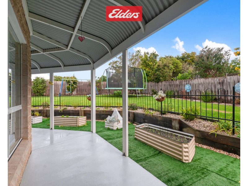 90 Stirling Drive, Lakes Entrance VIC 3909