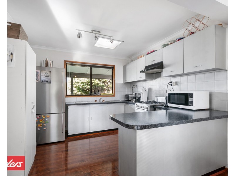 7 Bassett Road, Lakes Entrance VIC 3909