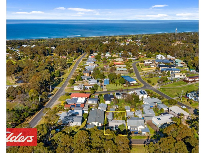 7 Bassett Road, Lakes Entrance VIC 3909