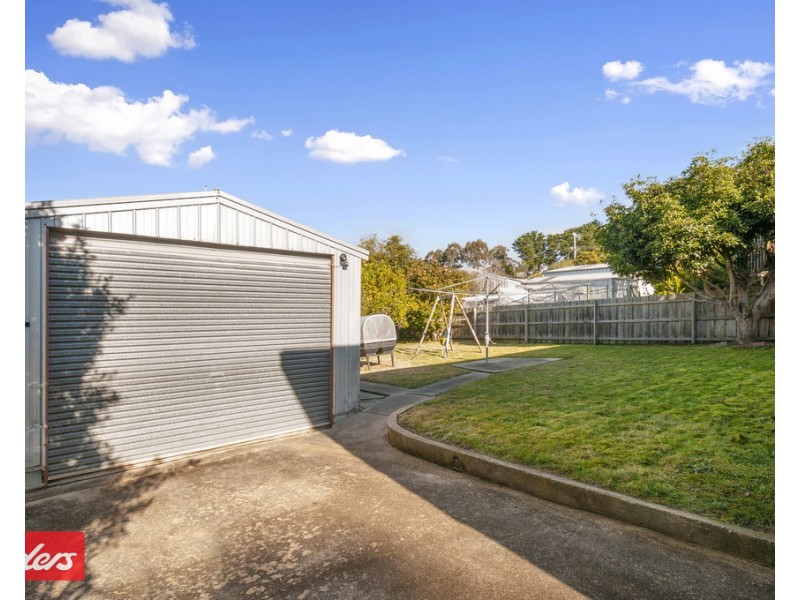 7 Bassett Road, Lakes Entrance VIC 3909