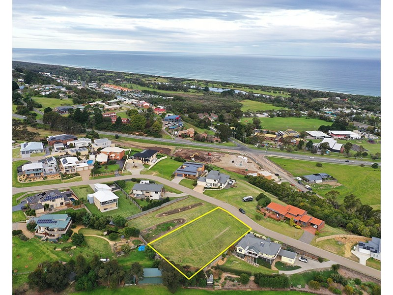 13 Sea-Lakes Close, Lakes Entrance VIC 3909