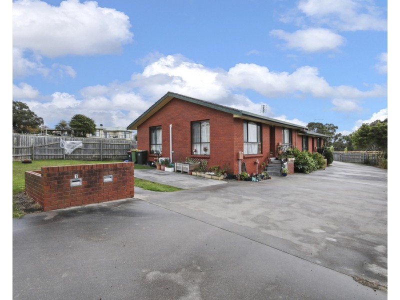 1and2/67 Lake Bunga Beach Road, Lakes Entrance VIC 3909