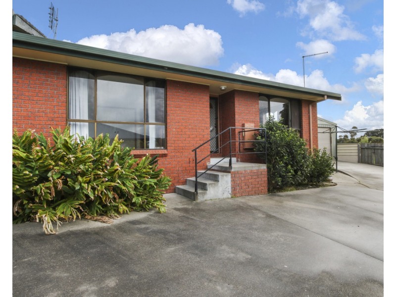 1and2/67 Lake Bunga Beach Road, Lakes Entrance VIC 3909