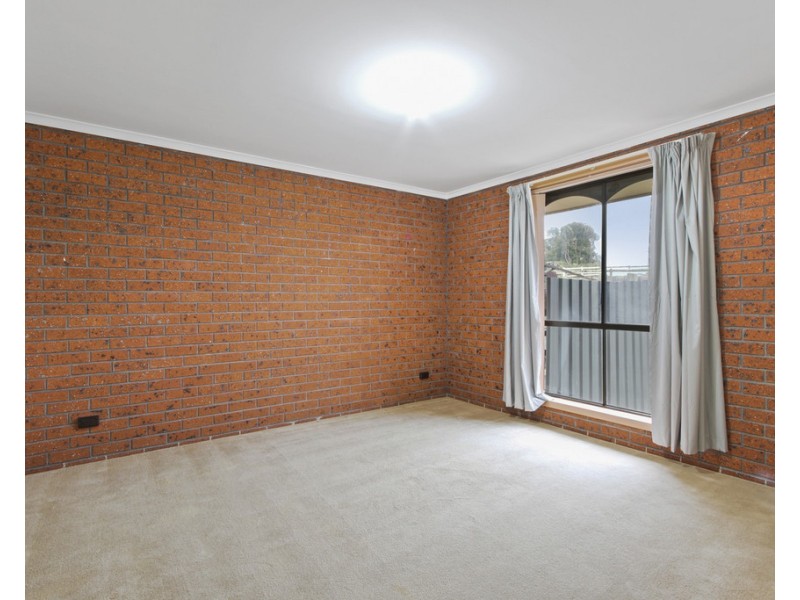 1and2/67 Lake Bunga Beach Road, Lakes Entrance VIC 3909