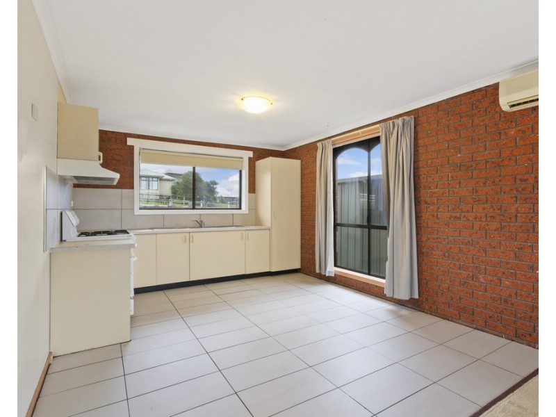 1and2/67 Lake Bunga Beach Road, Lakes Entrance VIC 3909