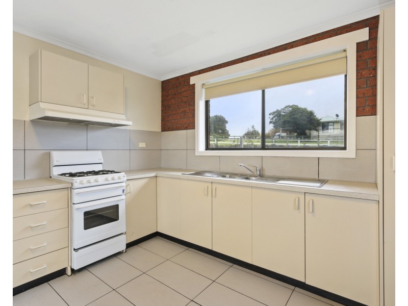 1and2/67 Lake Bunga Beach Road, Lakes Entrance VIC 3909