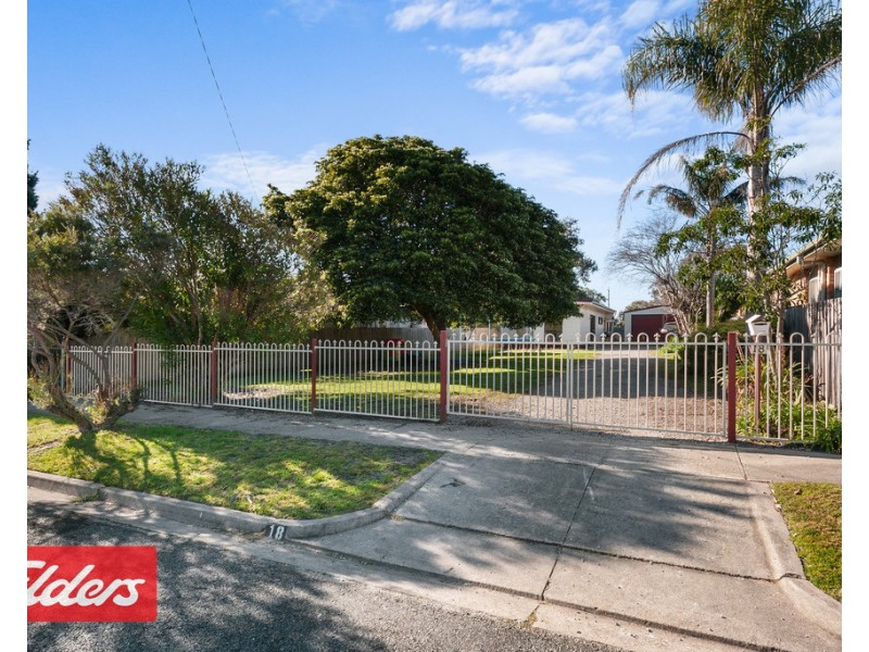 18 Heatherlea Grove, Lakes Entrance VIC 3909