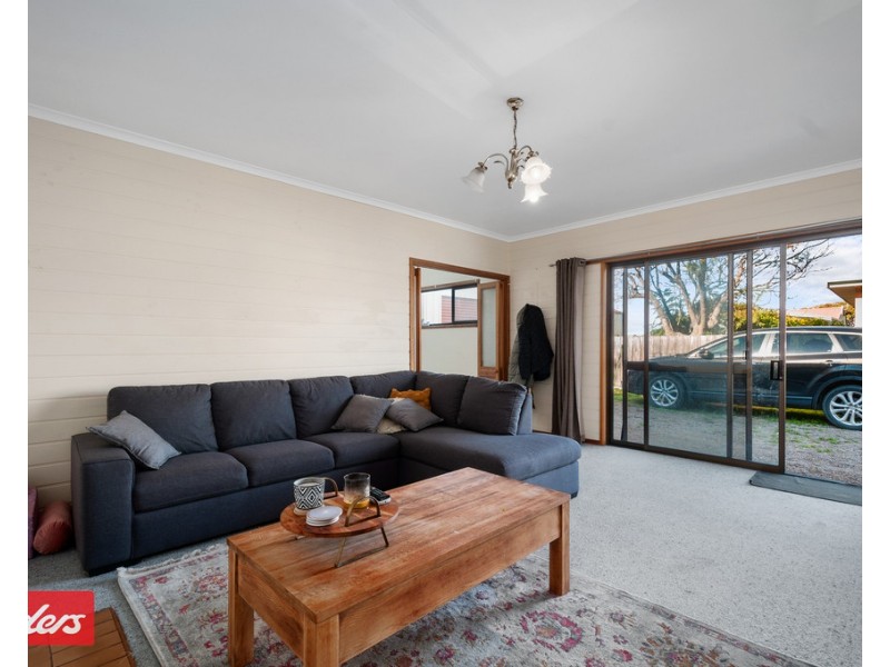 18 Heatherlea Grove, Lakes Entrance VIC 3909