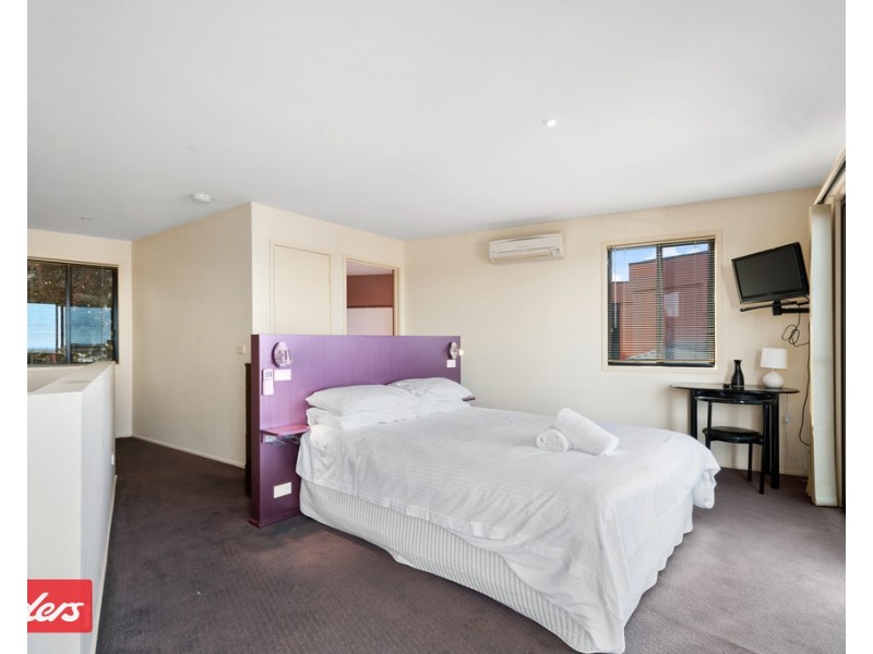 3/15 Clara Street, Kalimna VIC 3909