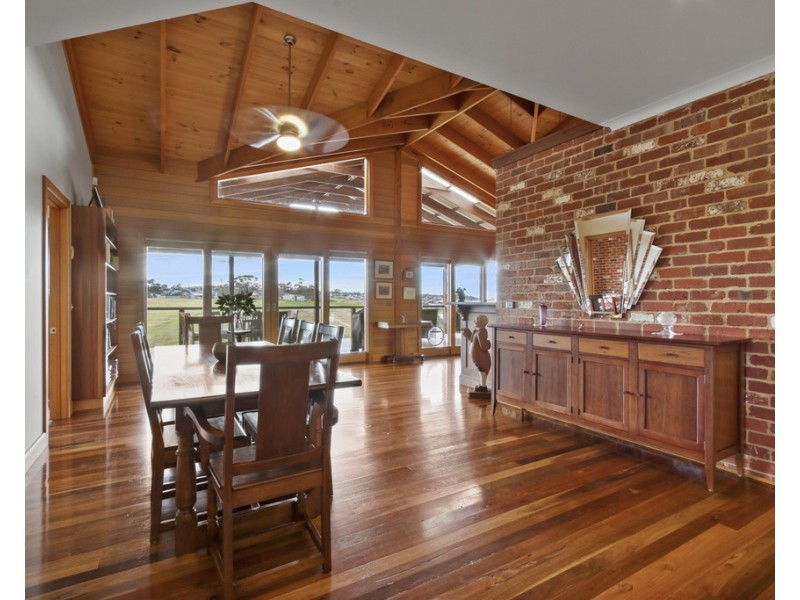 157 Albatross Road, Lakes Entrance VIC 3909