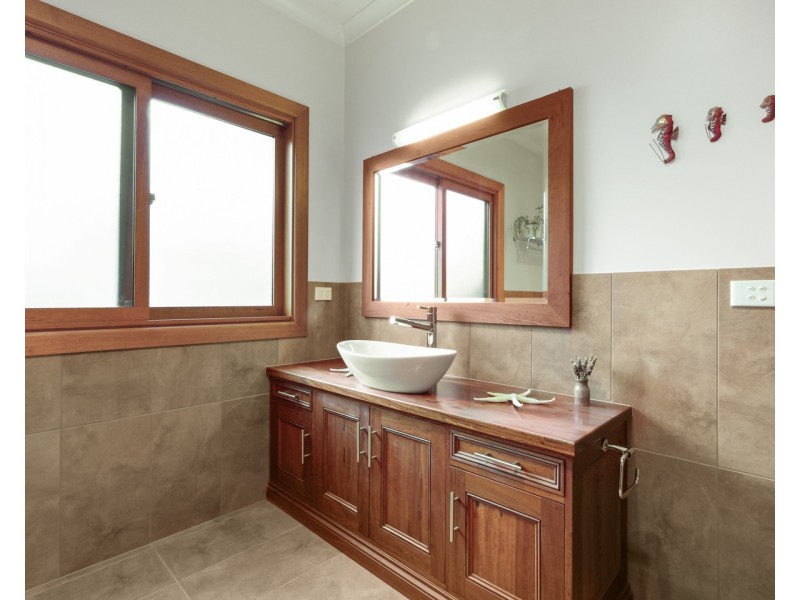 157 Albatross Road, Lakes Entrance VIC 3909