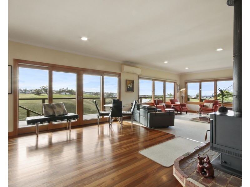 157 Albatross Road, Lakes Entrance VIC 3909