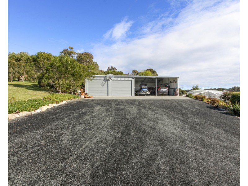 157 Albatross Road, Lakes Entrance VIC 3909