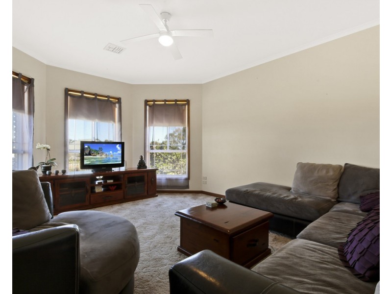 24 McCue Road, Kalimna VIC 3909