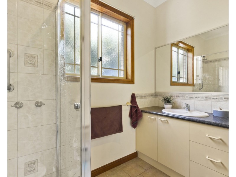 24 McCue Road, Kalimna VIC 3909