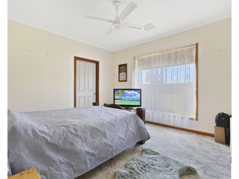 24 McCue Road, Kalimna VIC 3909