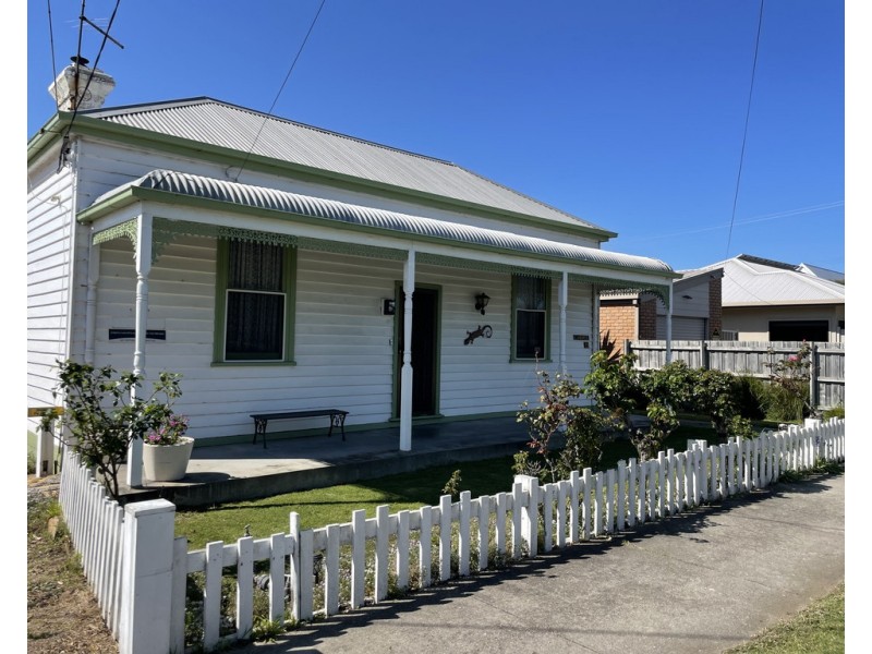 11 Orme Street, Lakes Entrance VIC 3909