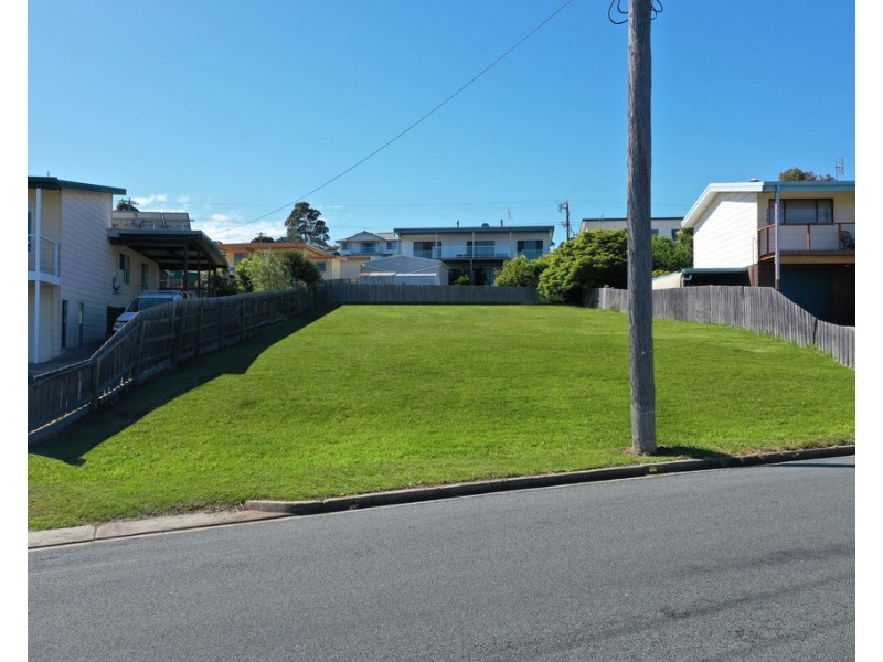 36 Lakeview Drive, Lakes Entrance VIC 3909