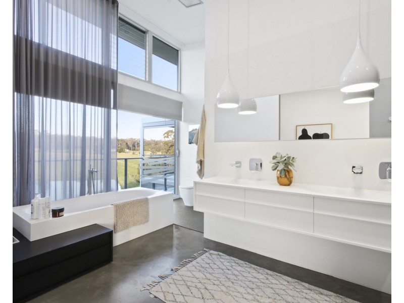 71 Baades Road, Lakes Entrance VIC 3909