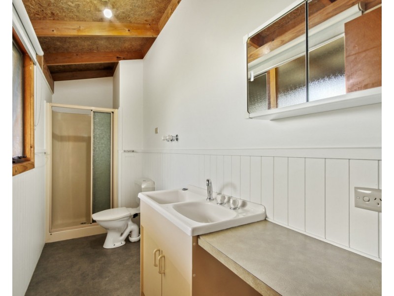 9 Point Road, Lakes Entrance VIC 3909