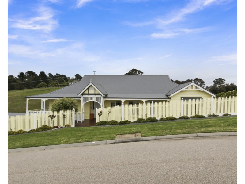 9 Sea-Lakes Close, Lakes Entrance VIC 3909