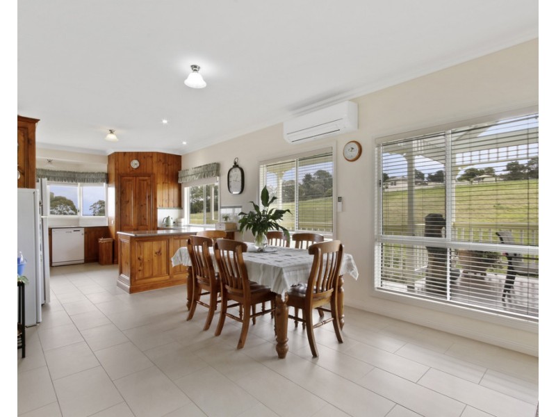 9 Sea-Lakes Close, Lakes Entrance VIC 3909