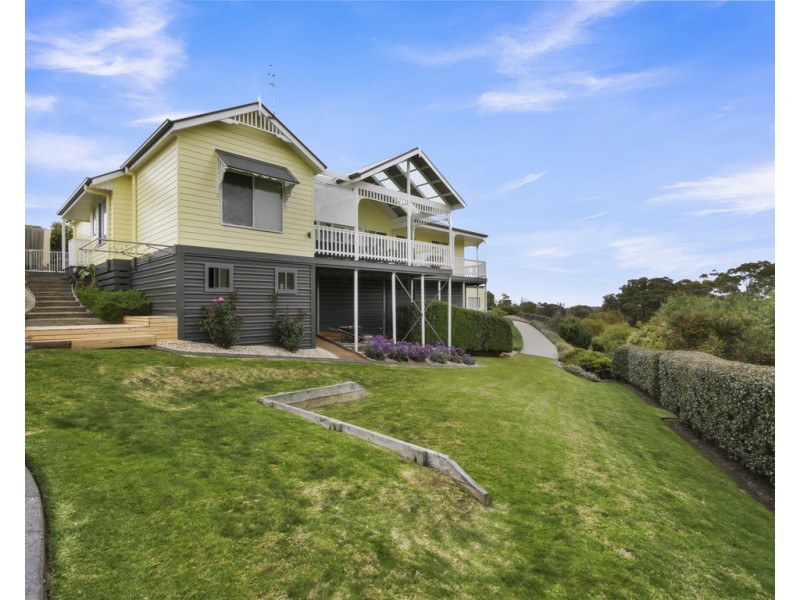 9 Sea-Lakes Close, Lakes Entrance VIC 3909