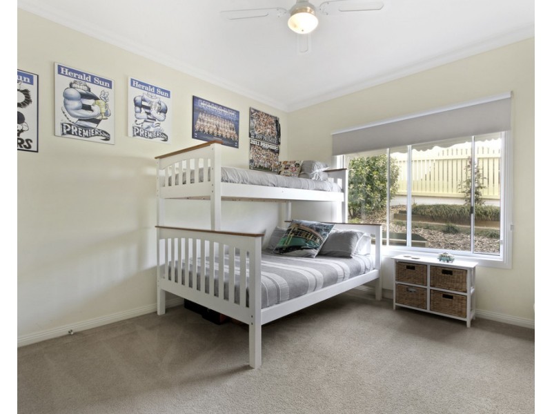 9 Sea-Lakes Close, Lakes Entrance VIC 3909