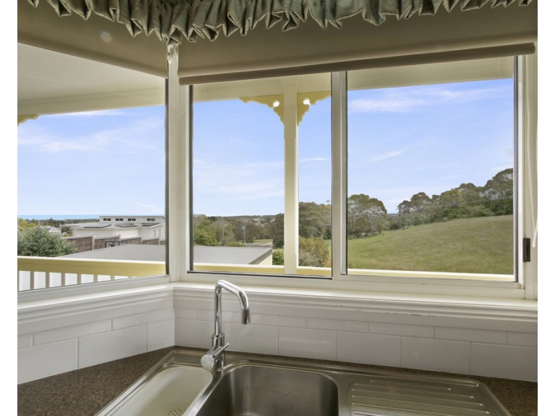 9 Sea-Lakes Close, Lakes Entrance VIC 3909
