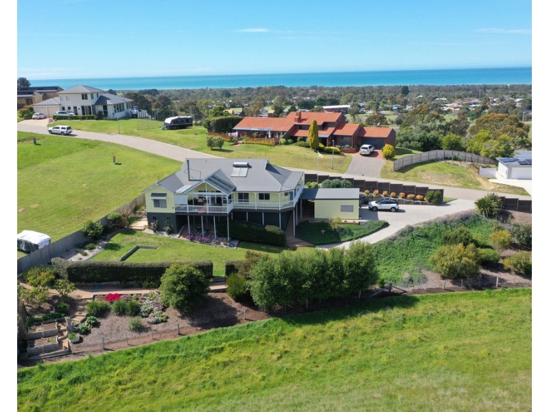 9 Sea-Lakes Close, Lakes Entrance VIC 3909
